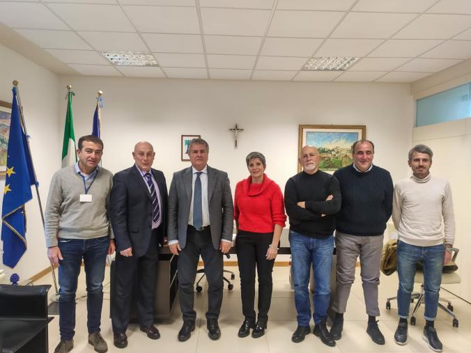 images Sentieri turistici, Mancuso incontra le associazioni: "Grande attenzione a ogni proposta per la salvaguardia del nostro patrimonio ambientale"