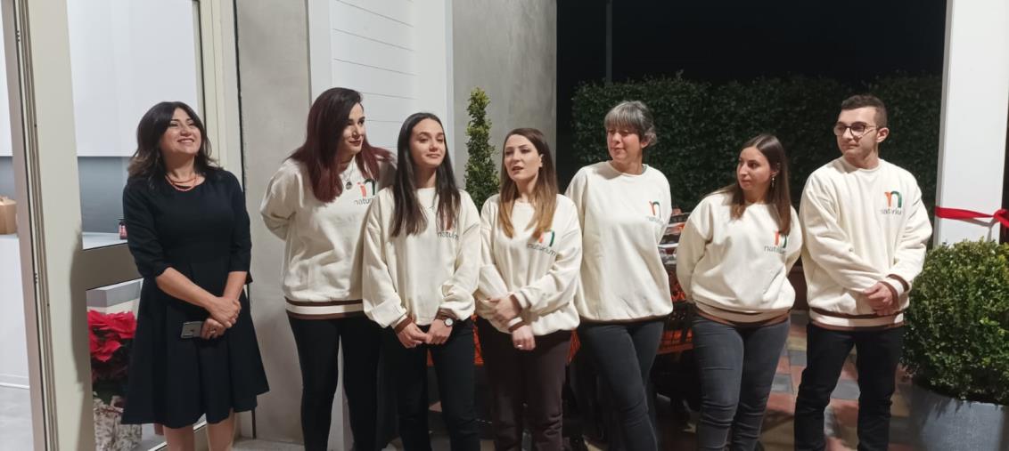 images "Naturium", il supermercato del Biologico a Montepaone: l'idea dell’imprenditore Sgrò è realtà