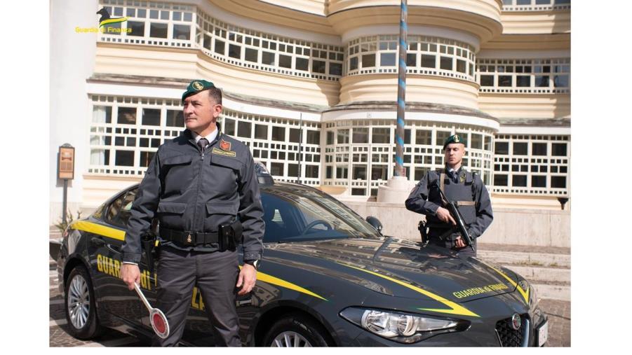 images Catanzaro, sequestrati centinaia di capi d’abbigliamento falsi provenienti dalla Bulgaria 