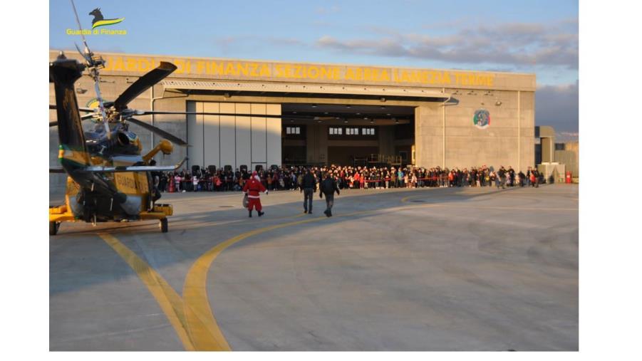Lamezia Terme, Babbo Natale ospite d'eccezione alla II edizione de “Il Natale del Finanziere” images Lamezia Terme, Babbo Natale ospite d'eccezione alla II edizione de “Il Natale del Finanziere”