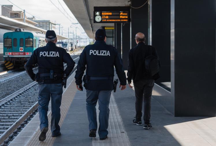 images Attività di controllo della Polizia sui treni calabresi: oltre 38mila soggetti identificati in 4 mesi