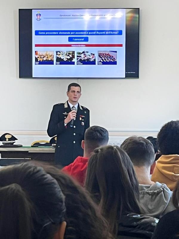 images Reggio Calabria, l'Arma incontra gli studenti: al via la campagna promozionale di arruolamento 