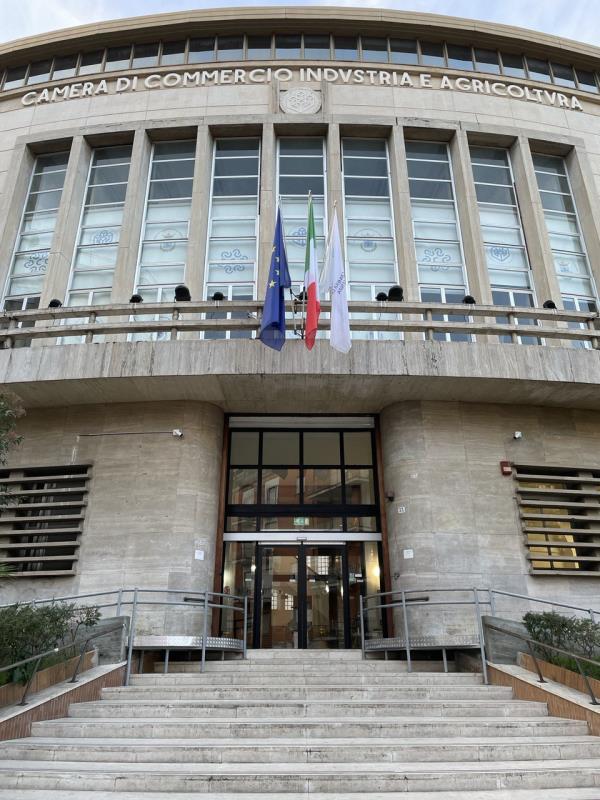 La CCIA di Cosenza diventa digital: in arrivo l'app per prenotare i servizi camerali images La CCIA di Cosenza diventa digital: in arrivo l'app per prenotare i servizi camerali