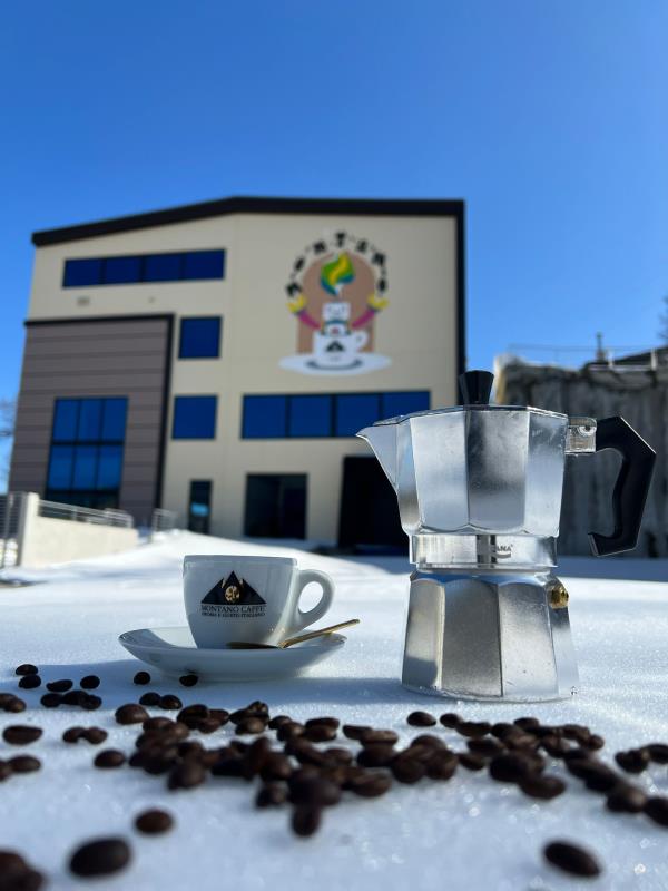 images Anche in Calabria ha fatto capolino in questi giorni la Dama Bianca, Caffè Montano ricorda  l'antica  tradizione della "Scirubbetta"