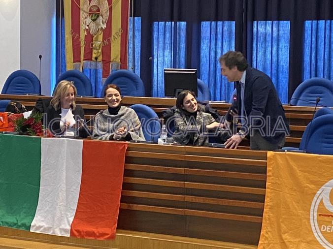 Tappa catanzarese per il tour di Elly Schlein
 images Tappa catanzarese per il tour di Elly Schlein