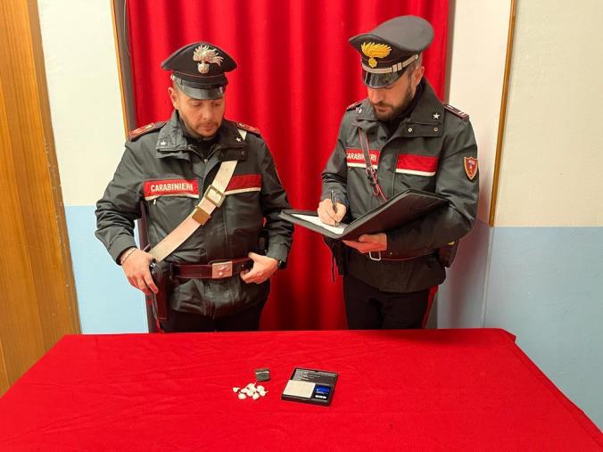 Droga nella tasca del pantalone, un arresto nel Crotonese images Droga nella tasca del pantalone, un arresto nel Crotonese