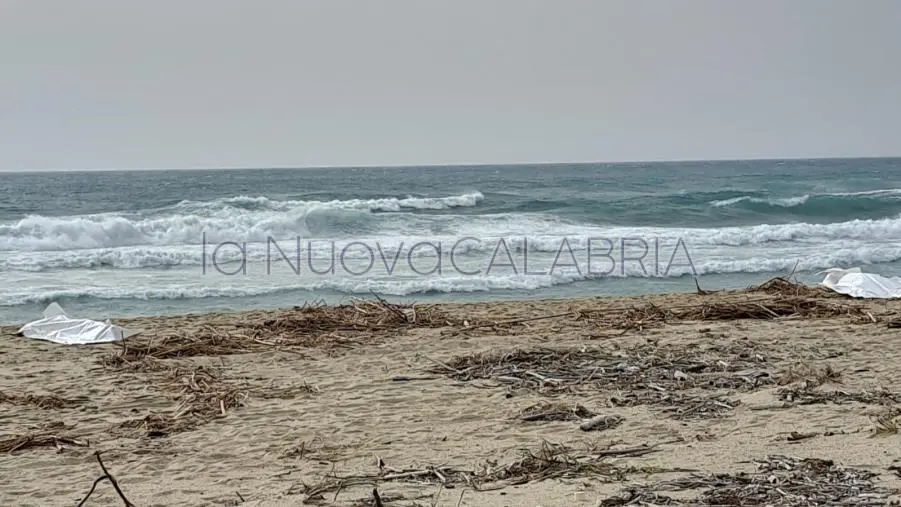 images Tragedia a Steccato di Cutro, le reazioni 