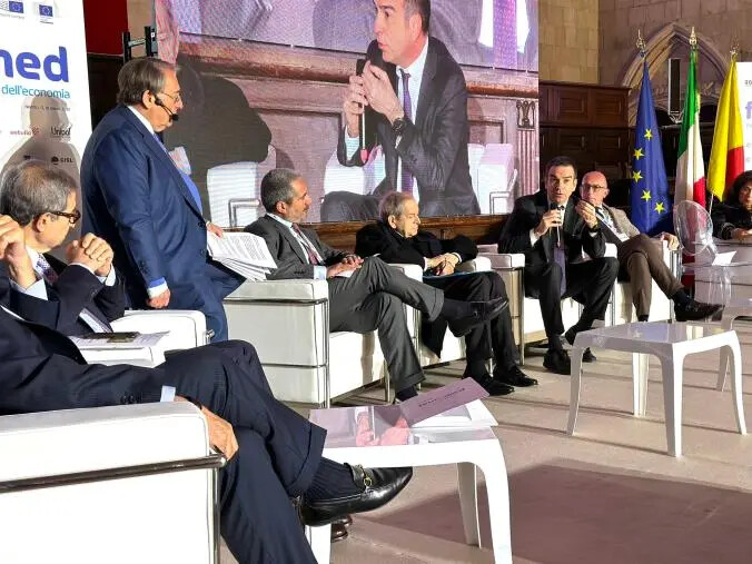 Porti, Occhiuto: "Gioia Tauro opportunità, sviluppiamo Zes e area retroportuale" images Porti, Occhiuto: "Gioia Tauro opportunità, sviluppiamo Zes e area retroportuale"