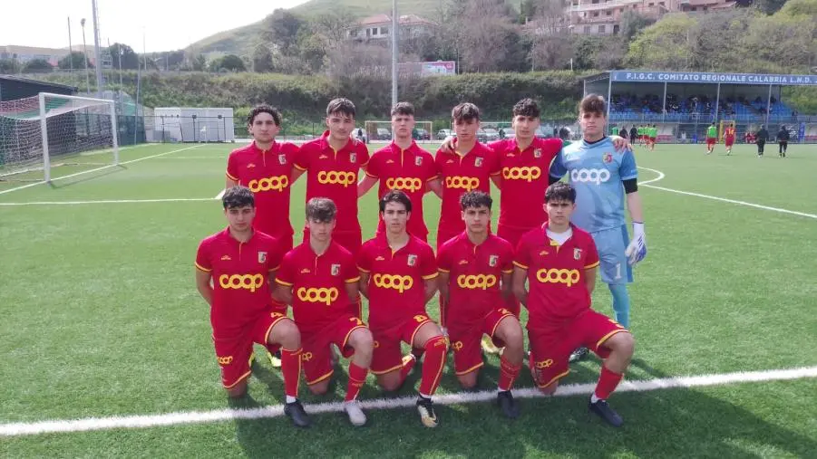 Primavera 3, il Catanzaro chiude il campionato con una vittoria: 3 a 0 alla Fermana per i ragazzi di Spader images Primavera 3, il Catanzaro chiude il campionato con una vittoria: 3 a 0 alla Fermana per i ragazzi di Spader