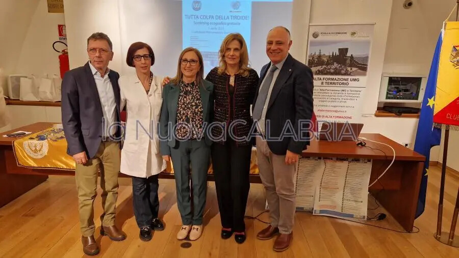 Screening tiroideo, grande partecipazione a Catanzaro per l'iniziativa di Soroptimist images Screening tiroideo, grande partecipazione a Catanzaro per l'iniziativa di Soroptimist