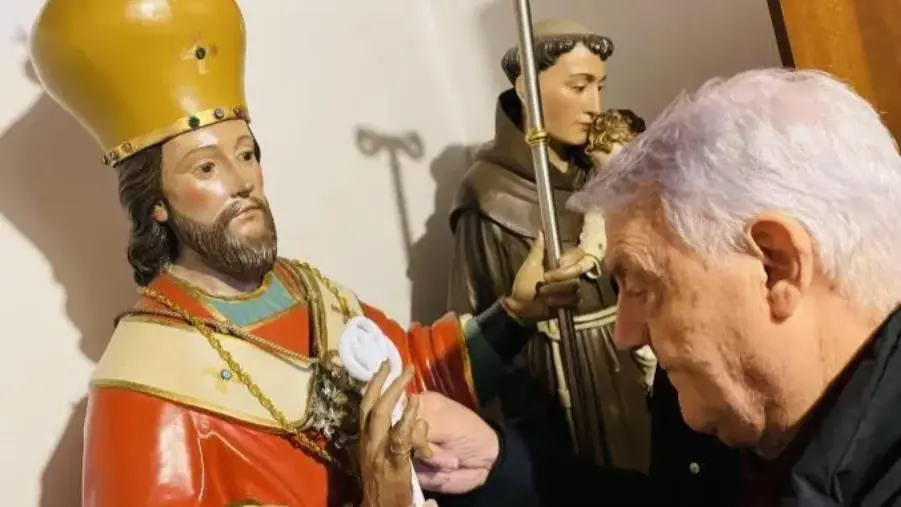 Il Maestro orafo Gerardo Sacco dona la Chiave della Città a Santa Sofia d’Epiro per devozione al suo Santo patrono images Il Maestro orafo Gerardo Sacco dona la Chiave della Città a Santa Sofia d’Epiro per devozione al suo Santo patrono
