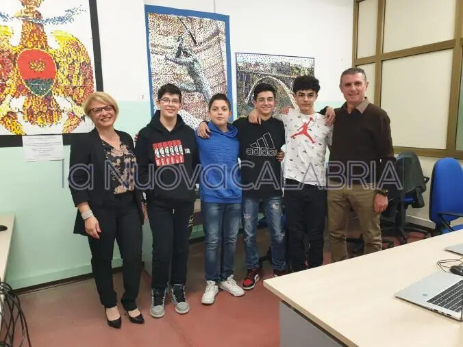 Olimpiadi di Problem Solving, il Comprensivo ‘Don Milani-Sala’ vince la fase regionale e passa alle finali images Olimpiadi di Problem Solving, il Comprensivo ‘Don Milani-Sala’ vince la fase regionale e passa alle finali