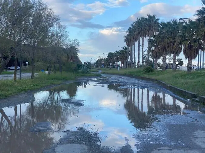 Strade nel degrado a Catanzaro Lido, Lobello, Polimeni e Costanzo: "Fiorita ha preso i voti ed è scappato" images Strade nel degrado a Catanzaro Lido, Lobello, Polimeni e Costanzo: "Fiorita ha preso i voti ed è scappato"