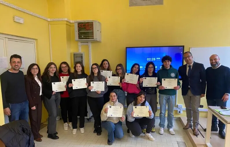 L’I.T.E. “Grimaldi-Pacioli” di Catanzaro e l’Aps 'DIGITAL@B MIA' images L’I.T.E. “Grimaldi-Pacioli” di Catanzaro e l’Aps 'DIGITAL@B MIA'