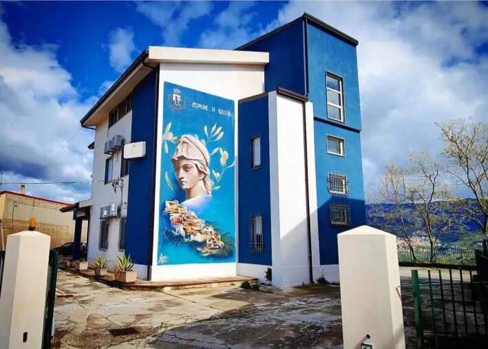 images  Davide Zicchinella: "Il cielo è sempre più blu sopra il Comune di Sellia"