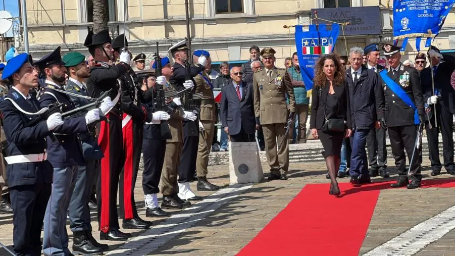 25 aprile, Catanzaro celebra la giornata della Liberazione: "Fedele a Costituzione" images 25 aprile, Catanzaro celebra la giornata della Liberazione: "Fedele a Costituzione"
