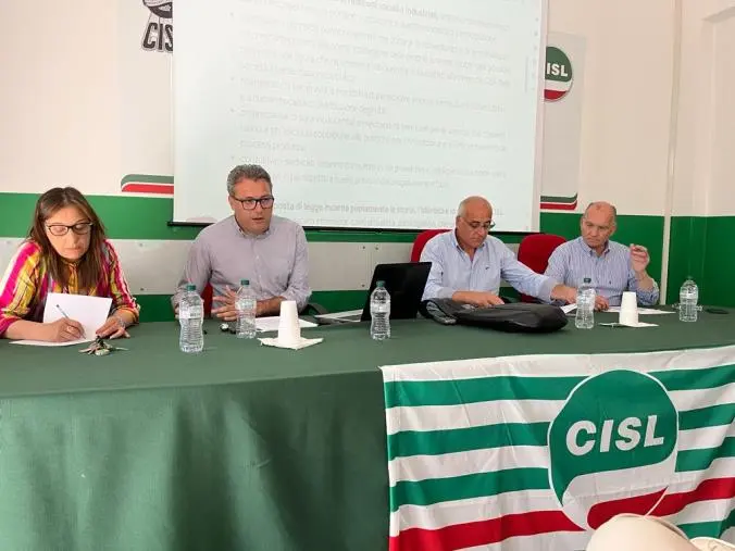 images Esecutivo Cisl Cosenza, al via la raccolta firme per la partecipazione dei lavoratori alla gestione delle aziende