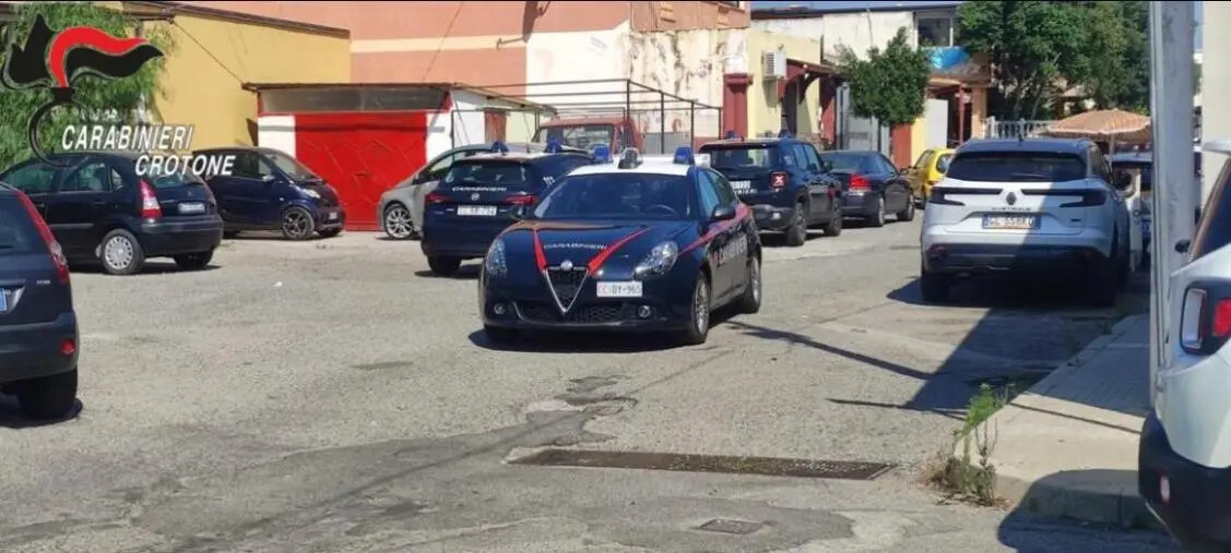 images Crotone, scoperti allacci abusivi di energia elettrica in 5 case di “Acquabona”