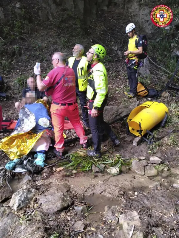Precipita in un burrone con il quad nel Parco nazionale della Sila: trasferito in ospedale con elicottero images Precipita in un burrone con il quad nel Parco nazionale della Sila: trasferito in ospedale con elicottero