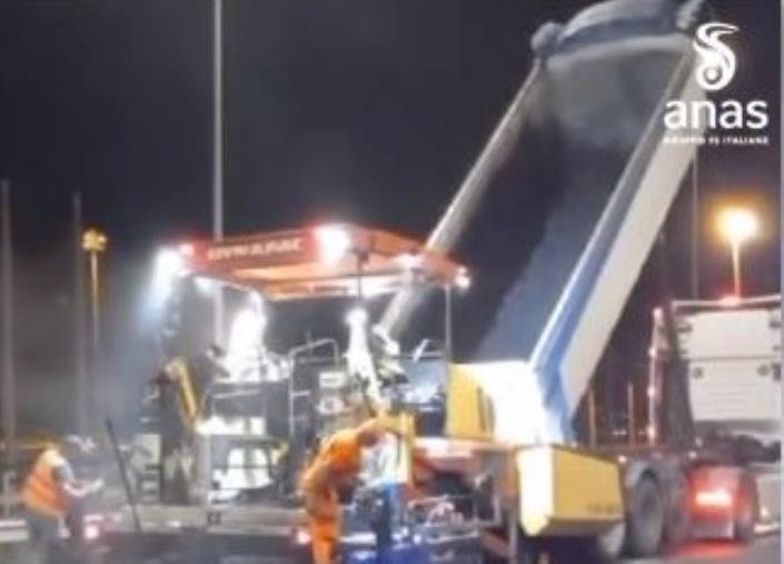 images Anas, in corso i lavori di pavimentazione lungo la Statale 738 di Villa San Giovanni