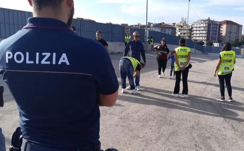 Bimbo e genitori soccorsi dalla Polizia di Crotone, il plauso del SAP