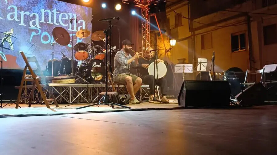 Monasterace, al Tarantella Power danze e canti si intrecciano in armonie senza tempo images Monasterace, al Tarantella Power danze e canti si intrecciano in armonie senza tempo