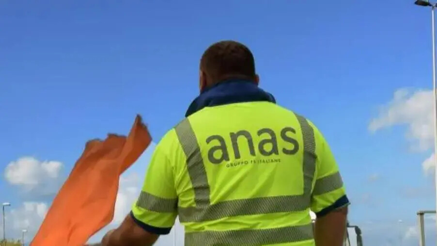 Incidente sulla Statale 106 nel Reggino, due feriti: strada chiusa in entrambe le direzioni images Incidente sulla Statale 106 nel Reggino, due feriti: strada chiusa in entrambe le direzioni