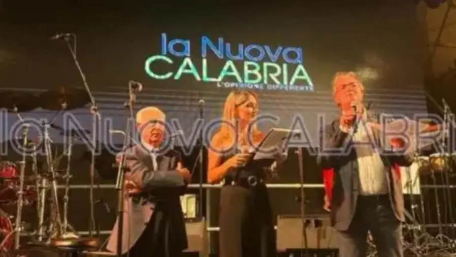 Notte piccante a Catanzaro, la festa è iniziata (LA DIRETTA) images Notte piccante a Catanzaro, la festa è iniziata (LA DIRETTA)