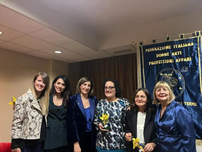 images L'avvocato Paola Stilo è la nuova presidente della Fidapa di Lamezia Terme 