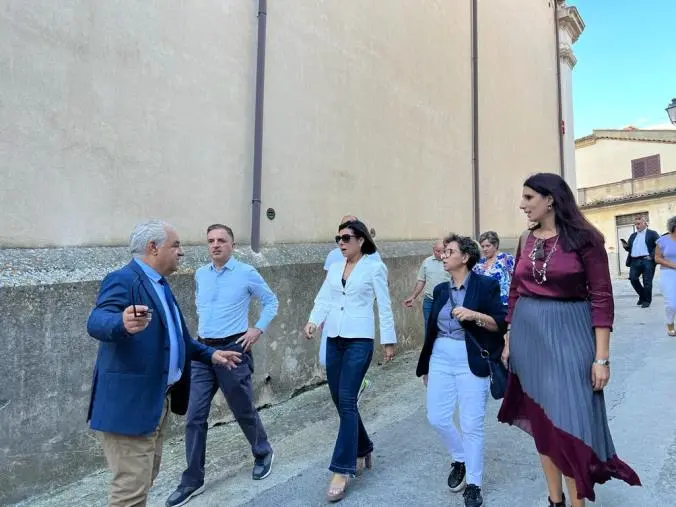 images Scuola, viabilità e lavoro: Santa Caterina dello Ionio celebra la Festa dell'Unità  