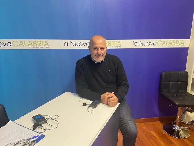 images Catanzaro, cattivi odori e i liquami in via Aragonesi: Costanzo attacca Squillace 