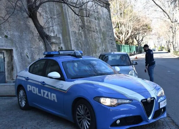 images Due casi di stalking nel Crotonese: applicato il braccialetto elettronico e l'obbligo di presentazione alla PG