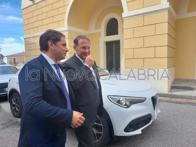 images Arrivato a Marcellinara il viceministro degli Esteri Cirielli per un confronto col territorio