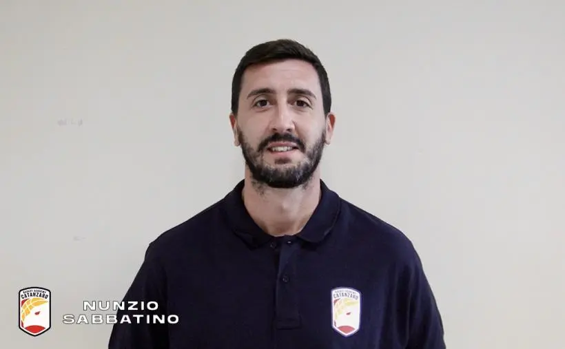 images La Basket Academy Catanzaro sull'onda dell'entusiasmo dopo il trionfo su Caltanissetta 