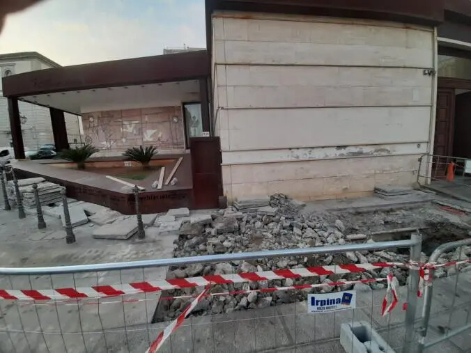 images Catanzaro, piattaforme interrate accanto murales Rotella: lo "shock" di Italia Nostra 