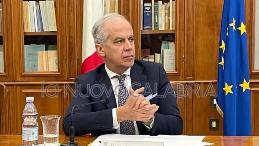 Il ministro Piantedosi presenzierà al Comitato per l’ordine e la sicurezza pubblica a Crotone images Il ministro Piantedosi presenzierà al Comitato per l’ordine e la sicurezza pubblica a Crotone