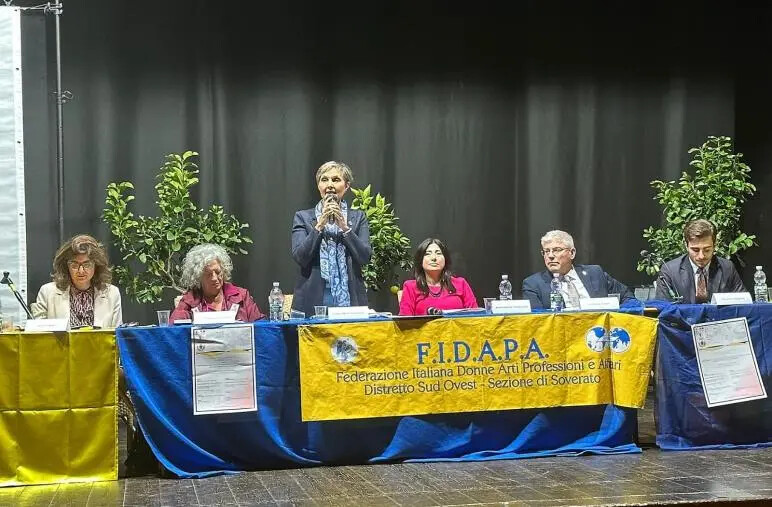 Medio Oriente, l'analista Germano Dottori a Soverato spiega agli studenti chi c'è dietro Hamas images Medio Oriente, l'analista Germano Dottori a Soverato spiega agli studenti chi c'è dietro Hamas