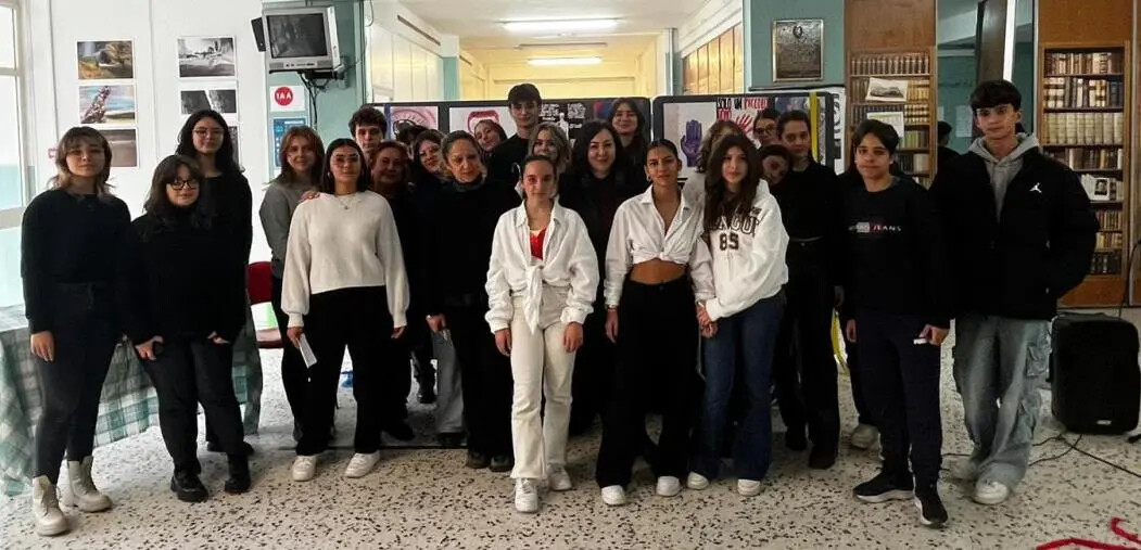 Il Liceo classico e artistico "F. Fiorentino" di Lamezia uniti contro la violenza sulle donne images Il Liceo classico e artistico "F. Fiorentino" di Lamezia uniti contro la violenza sulle donne