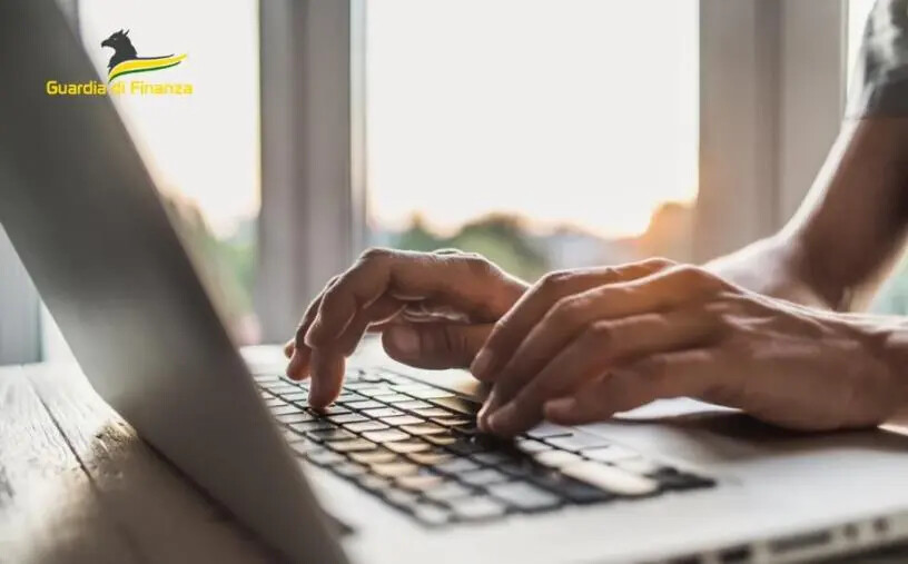 Finanzieri corrotti arrestati a Cosenza: in 6 nella rete per accesso abusivo a sistema informatico images Finanzieri corrotti arrestati a Cosenza: in 6 nella rete per accesso abusivo a sistema informatico