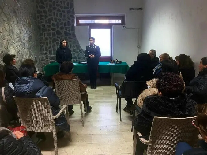 images Truffe agli anziani, a Cardeto un incontro con i Carabinieri per imparare a riconoscerle