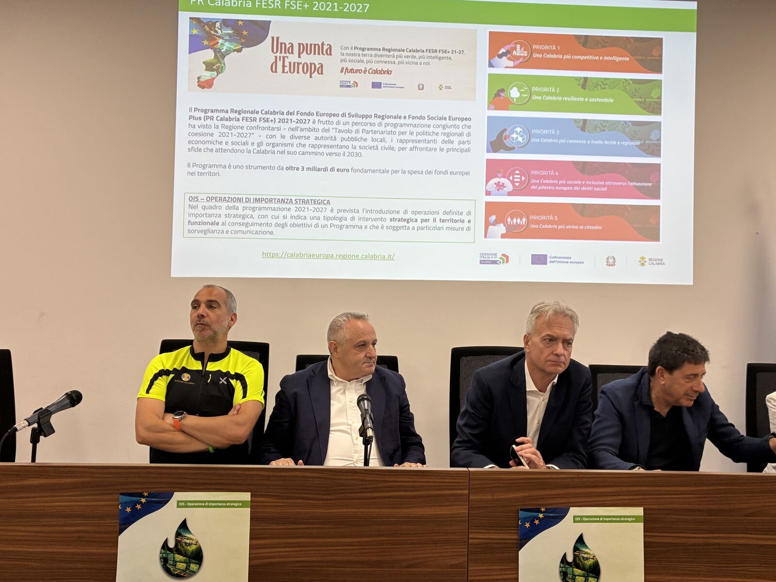 Calabria, istituzioni e territori contro gli incendi boschivi: al via la campagna AIB 2026 images Calabria, istituzioni e territori contro gli incendi boschivi: al via la campagna AIB 2026