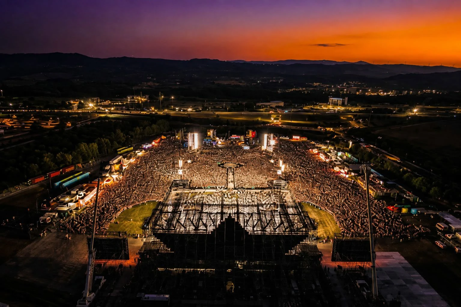 “Respira questa libertà”: Jovanotti, il pop senza confini fa ballare Catanzaro