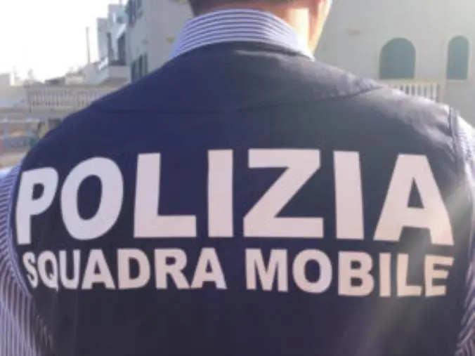 images Reggio, sfruttamento della prostituzione, riduzione in schiavitù e violenza sessuale: 2 arresti