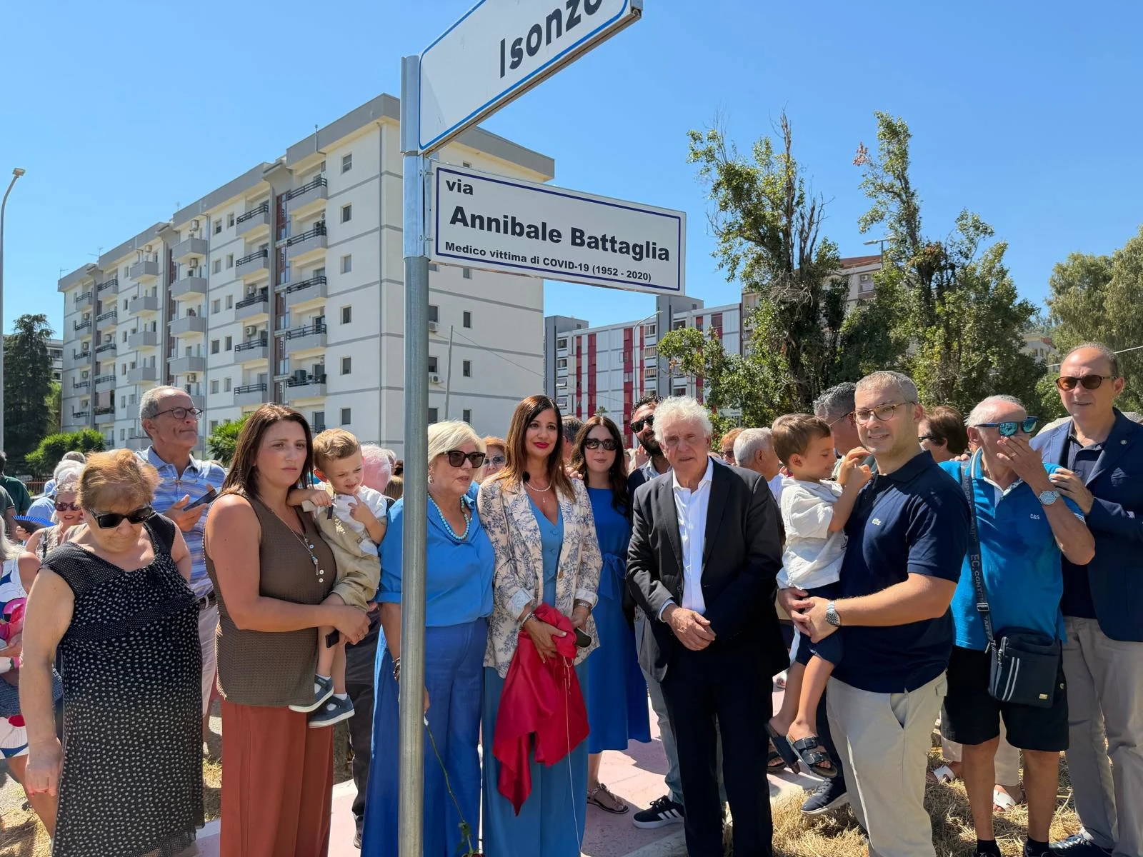 Catanzaro abbraccia la memoria di Annibale Battaglia: intitolata una via nel quartiere Corvo