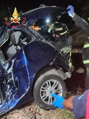 Tragedia nel Catanzarese: ventenne muore in un incidente nella notte