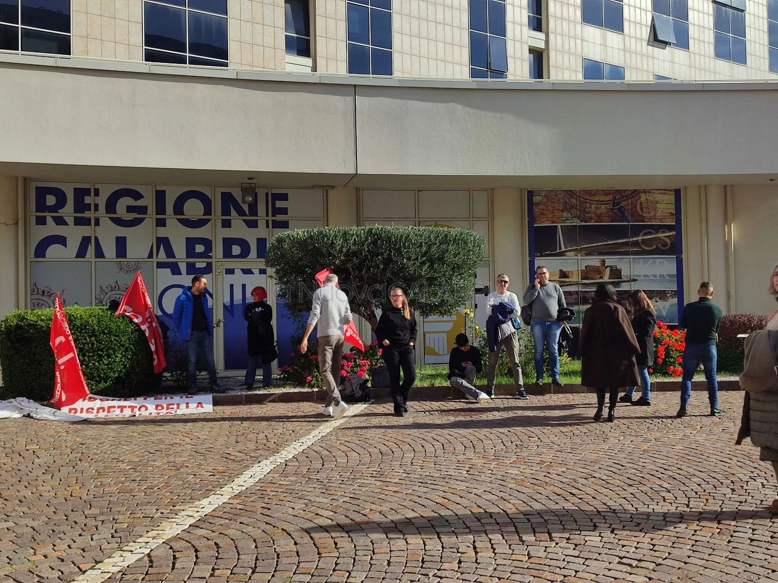 Catanzaro, il sit-in del Si.Cobas davanti alla Regione: "Risposte per gli idonei del 112 NUE"