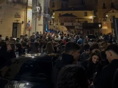 Movida a Catanzaro, ecco l'ordinanza del comune: regole, orari e sanzioni da ottobre a maggio
