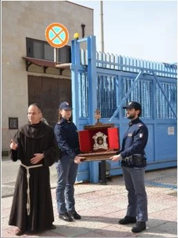 Crotone, la Polizia riceve la reliquia di San Francesco d’Assisi

&nbsp;