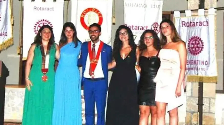 Passaggio di consegne al Rotaract Club di Cropani: Marco Pitari è il nuovo presidente
images Passaggio di consegne al Rotaract Club di Cropani: Marco Pitari è il nuovo presidente