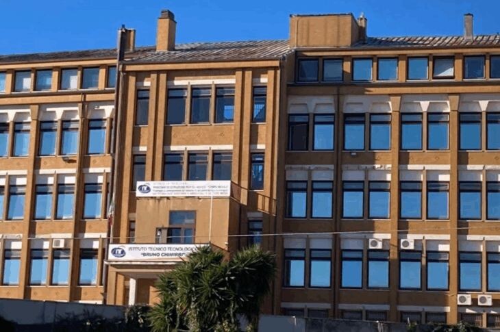 images Sicurezza a scuola, "I Quartieri Catanzaresi" lodano il plesso Chimirri: "Esempio di vigilanza e coraggio"